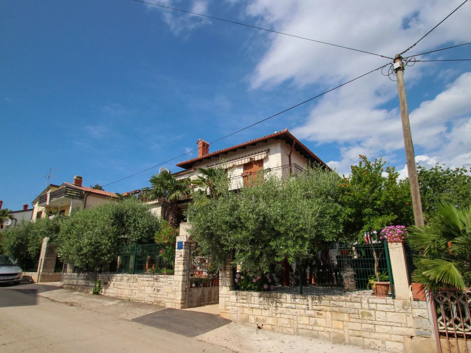 Charmante Ferienwohnung Rafi - Buiten
