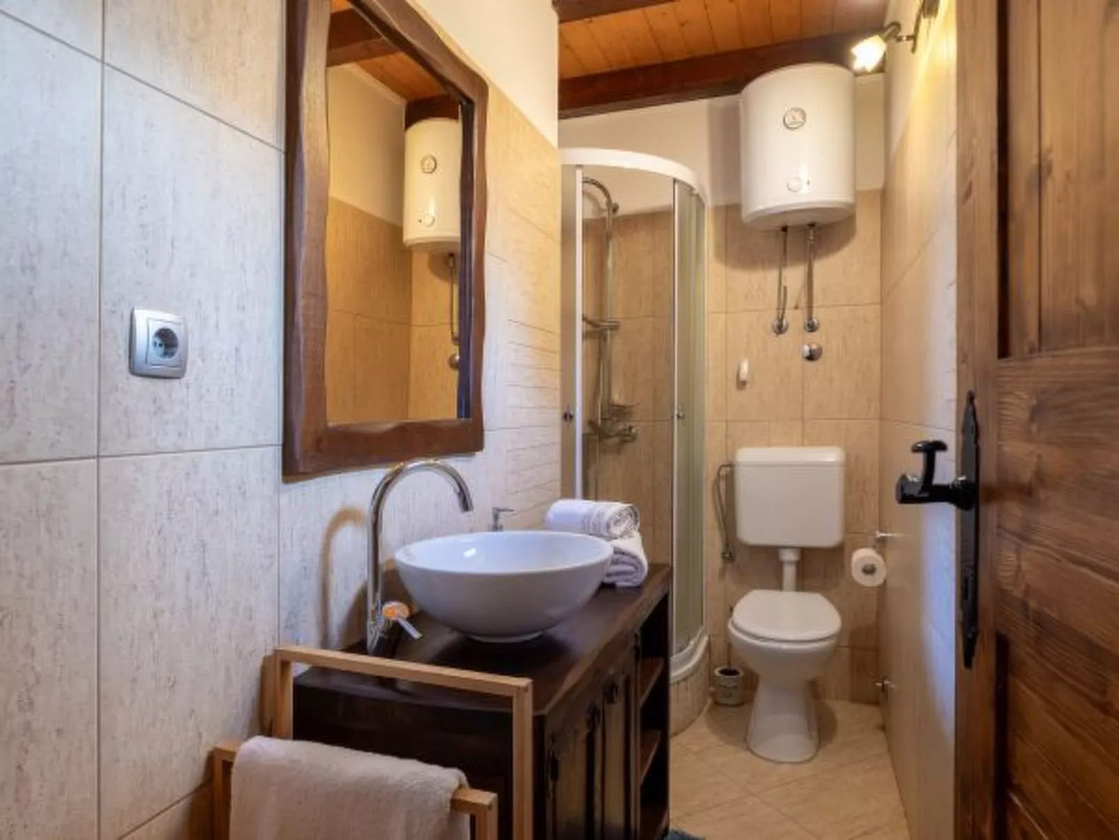 Stone villa Tea with pool - Image-tags.info