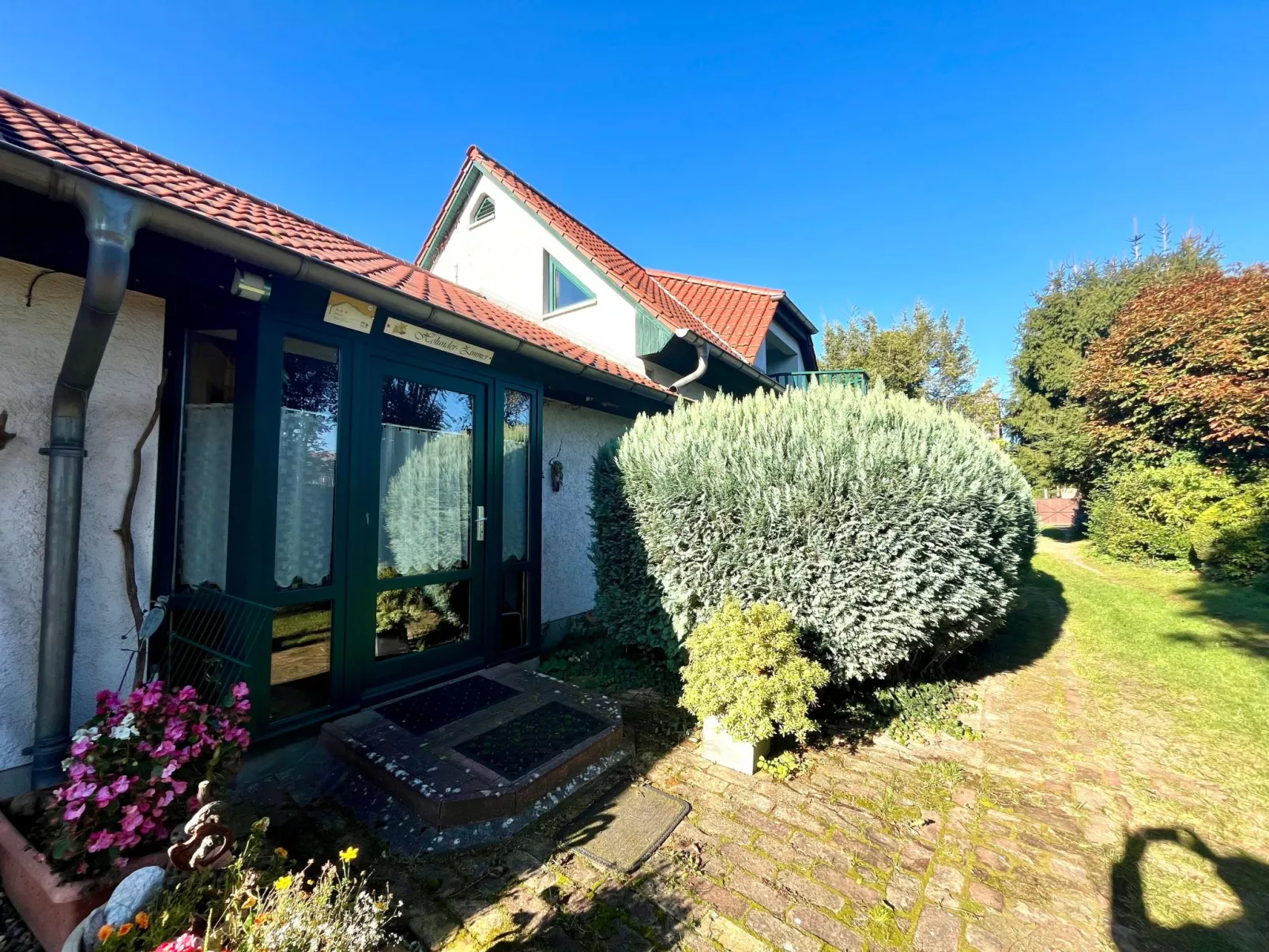 Holunderzimmer - Buiten