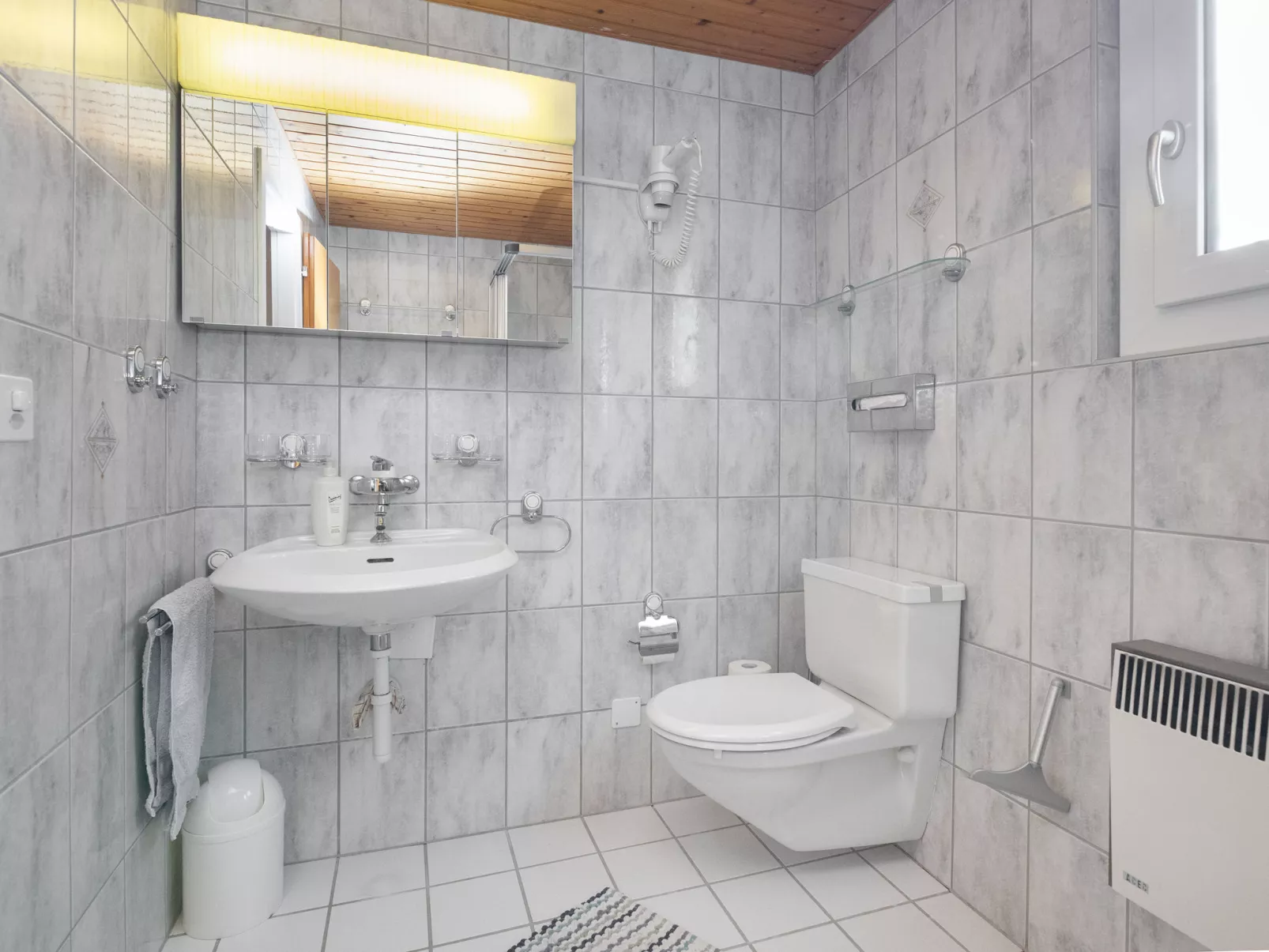 Sous-le-Moulin - Binnen