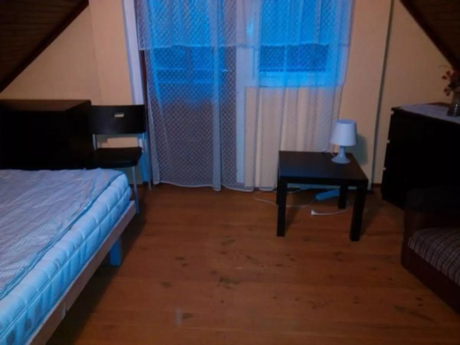 Freistehendes Haus mit eingezäuntem Grundstück an einer Lagune - Binnen