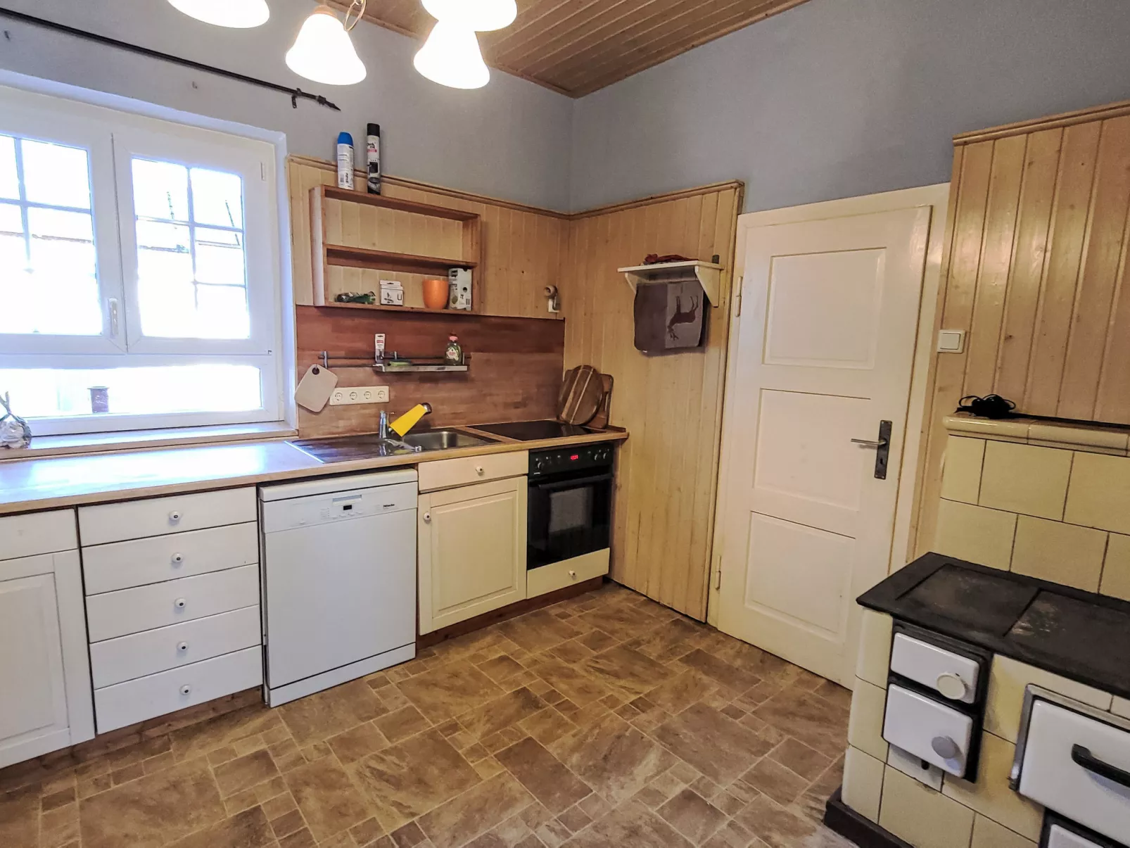 Mit großem eingezäunten Garten - Binnen