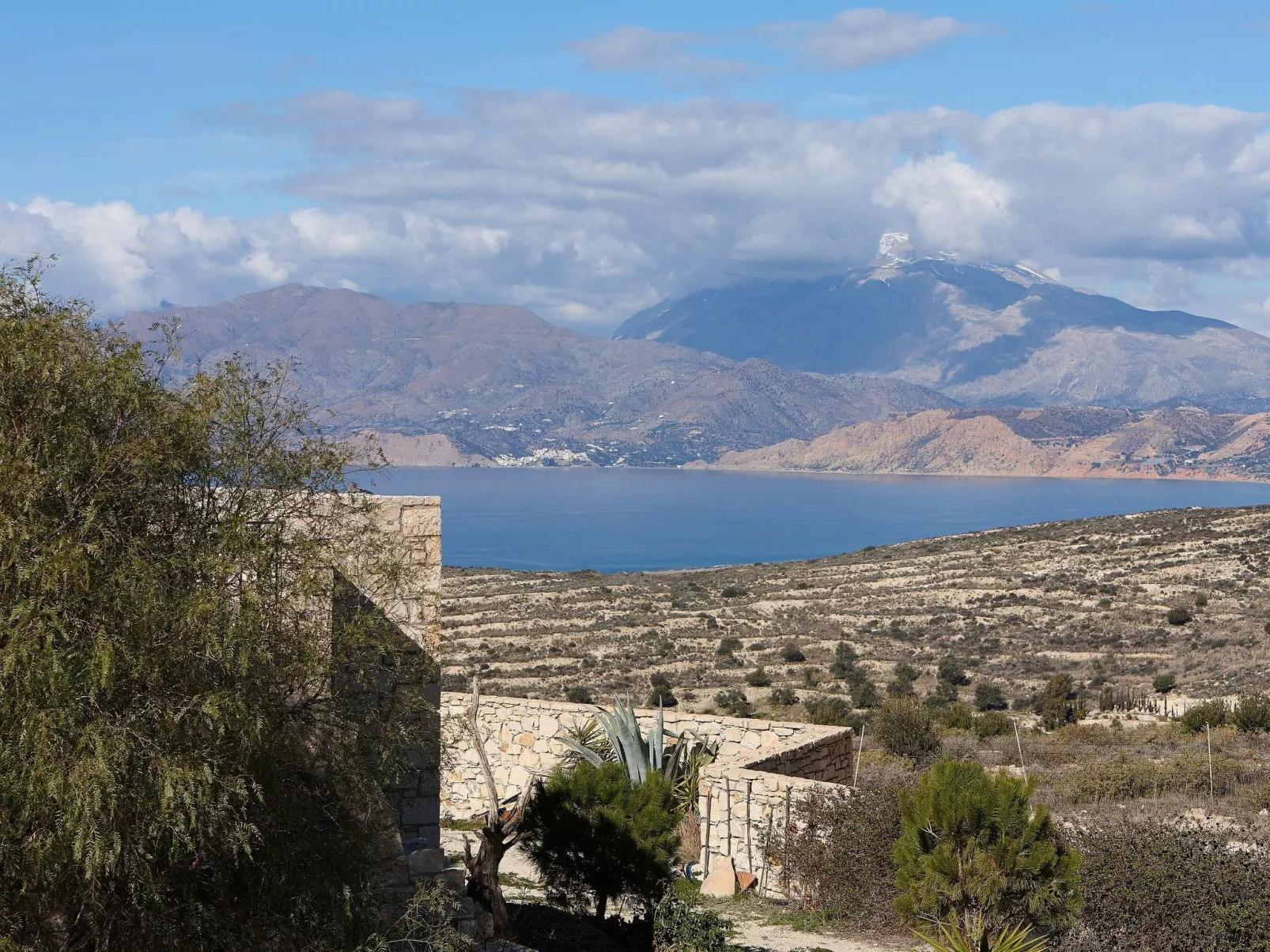 Traditionelle Natursteinvilla mit tollem Meerblick - Buiten