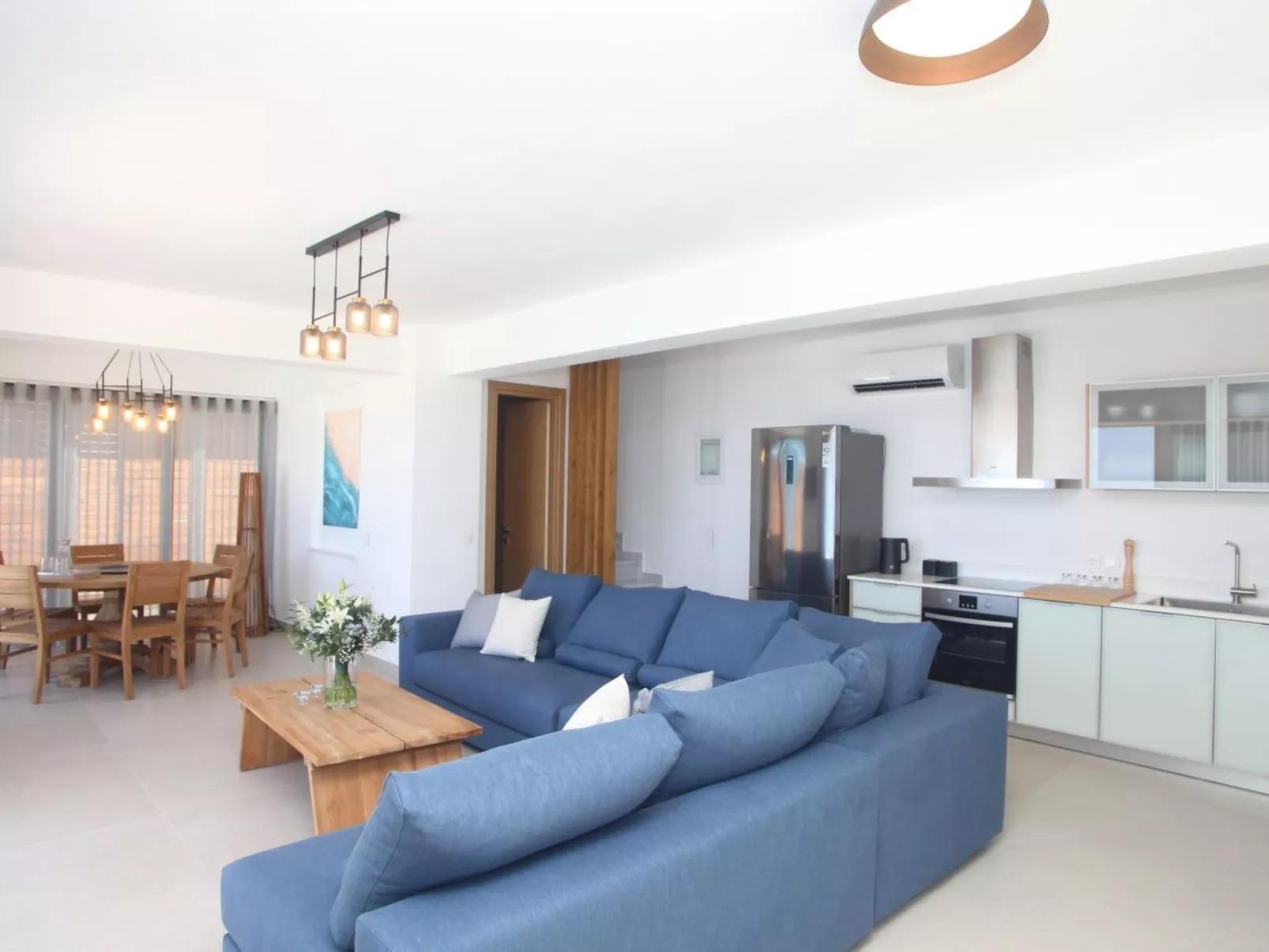 "Capro" mit Infinity-Pool - Binnen