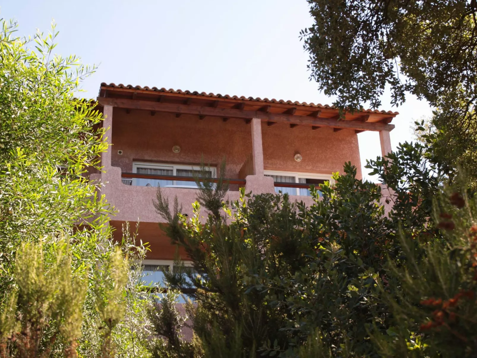 Unterkunft mit AC, Gemeinschaftspool, Nähe zum Meer - Buiten