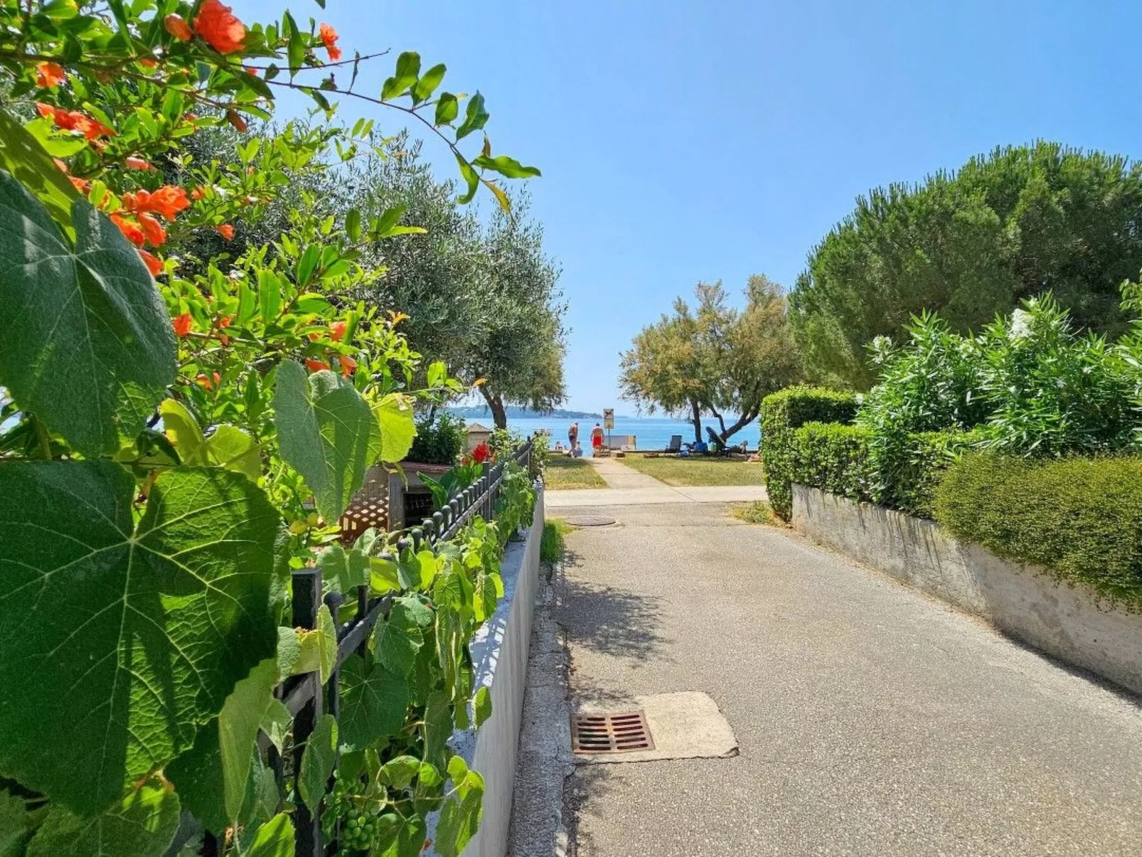 Wohnung "Pintar 1" mit Blick auf das Wasser - Buiten