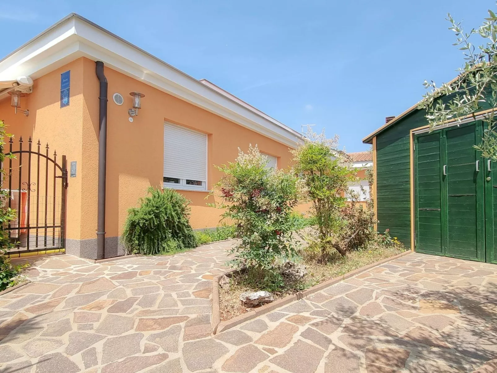 Appartement "Barbara" mit Blick auf das Wasser - Buiten
