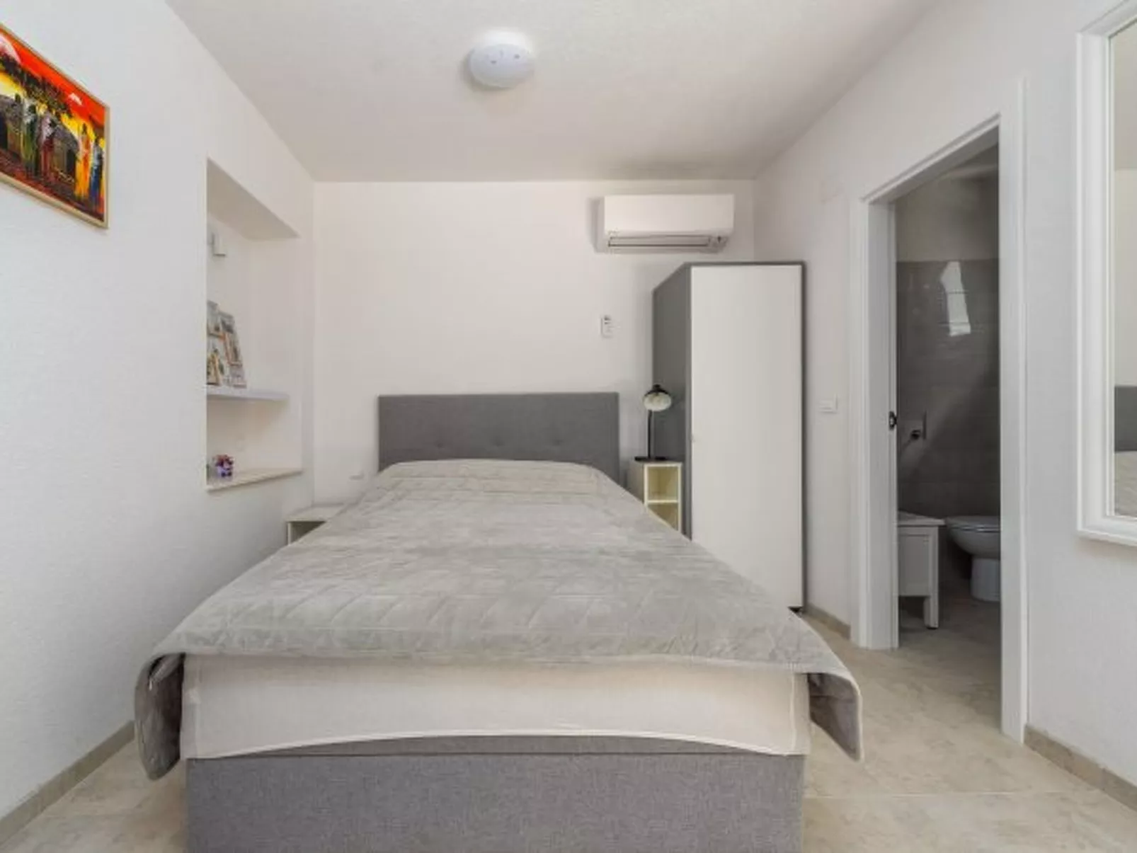 Studio Apartment Varos with shared pool - Image-tags.info