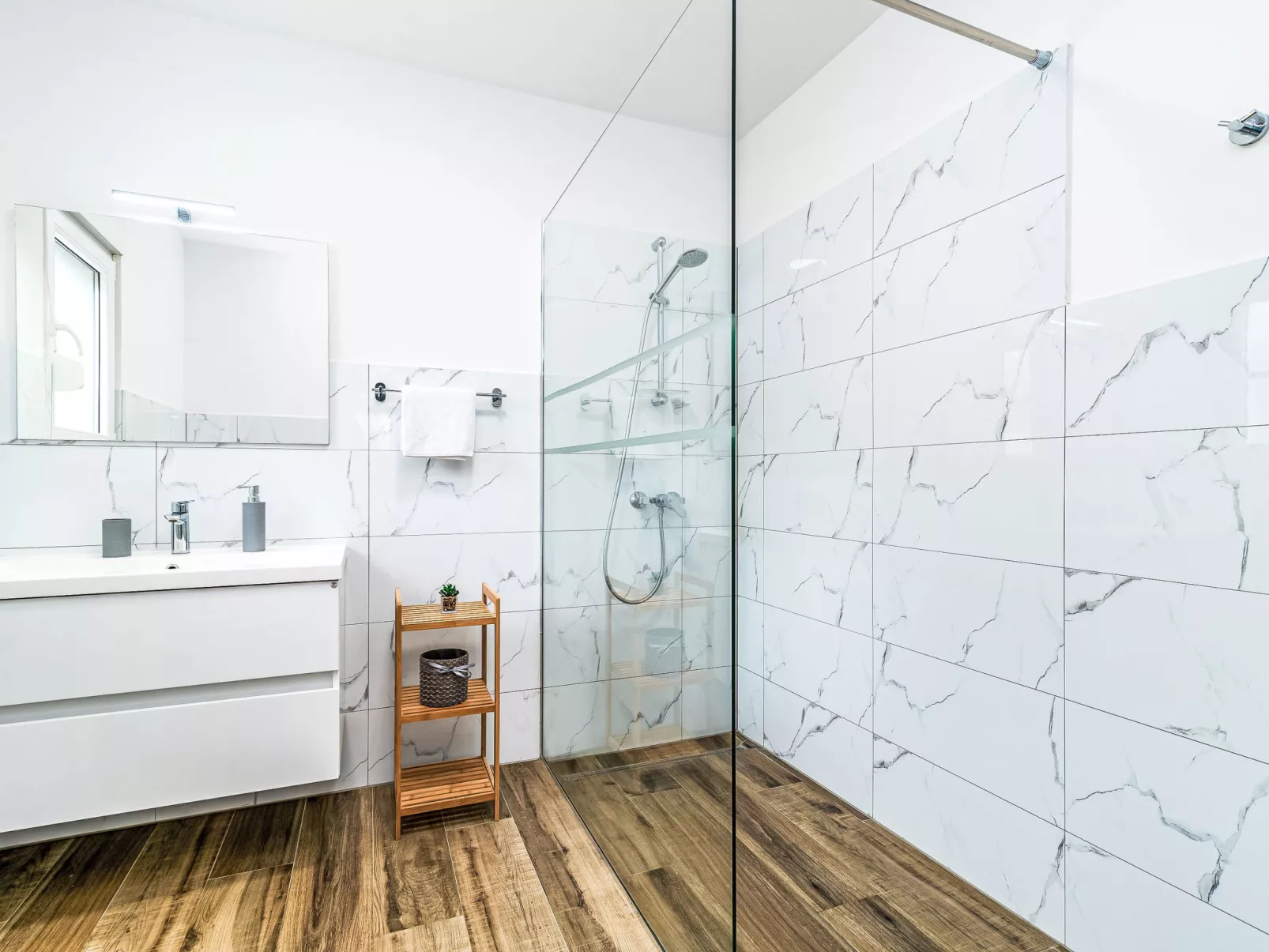 Ria with heated pool - Binnen