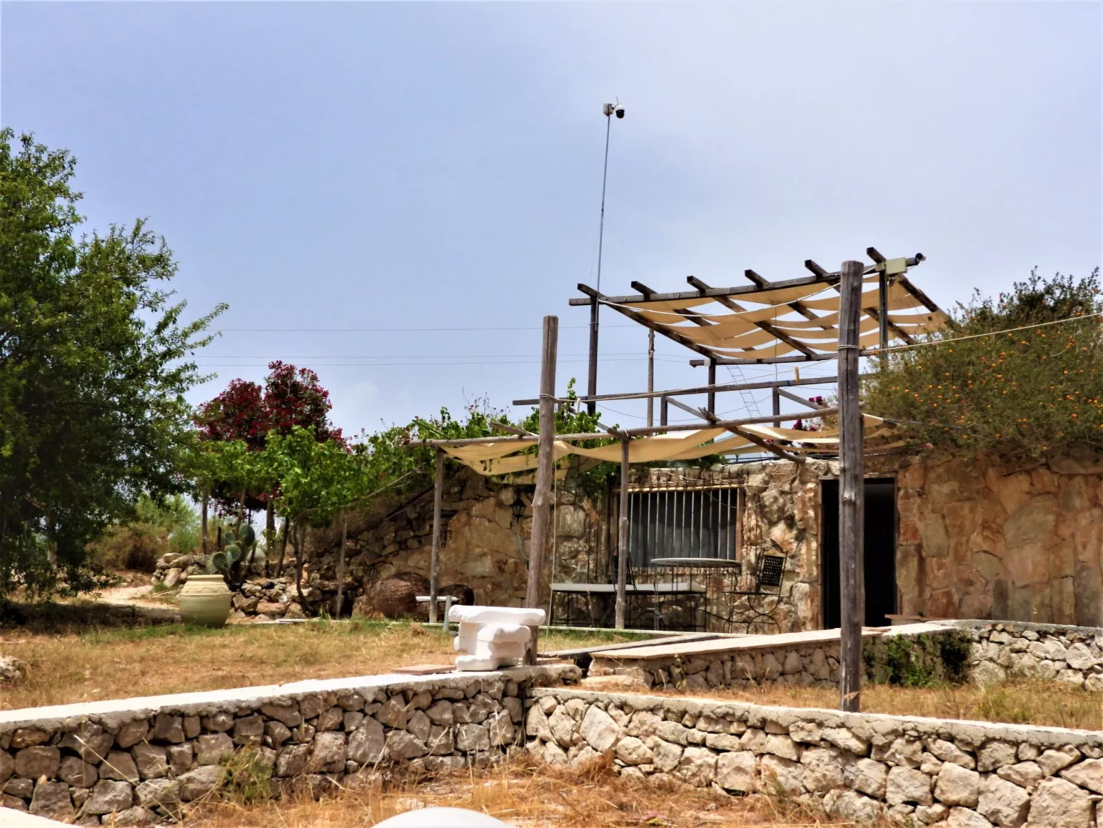 Giniusa' Studio mit Whirlpool-Badewanne - Buiten