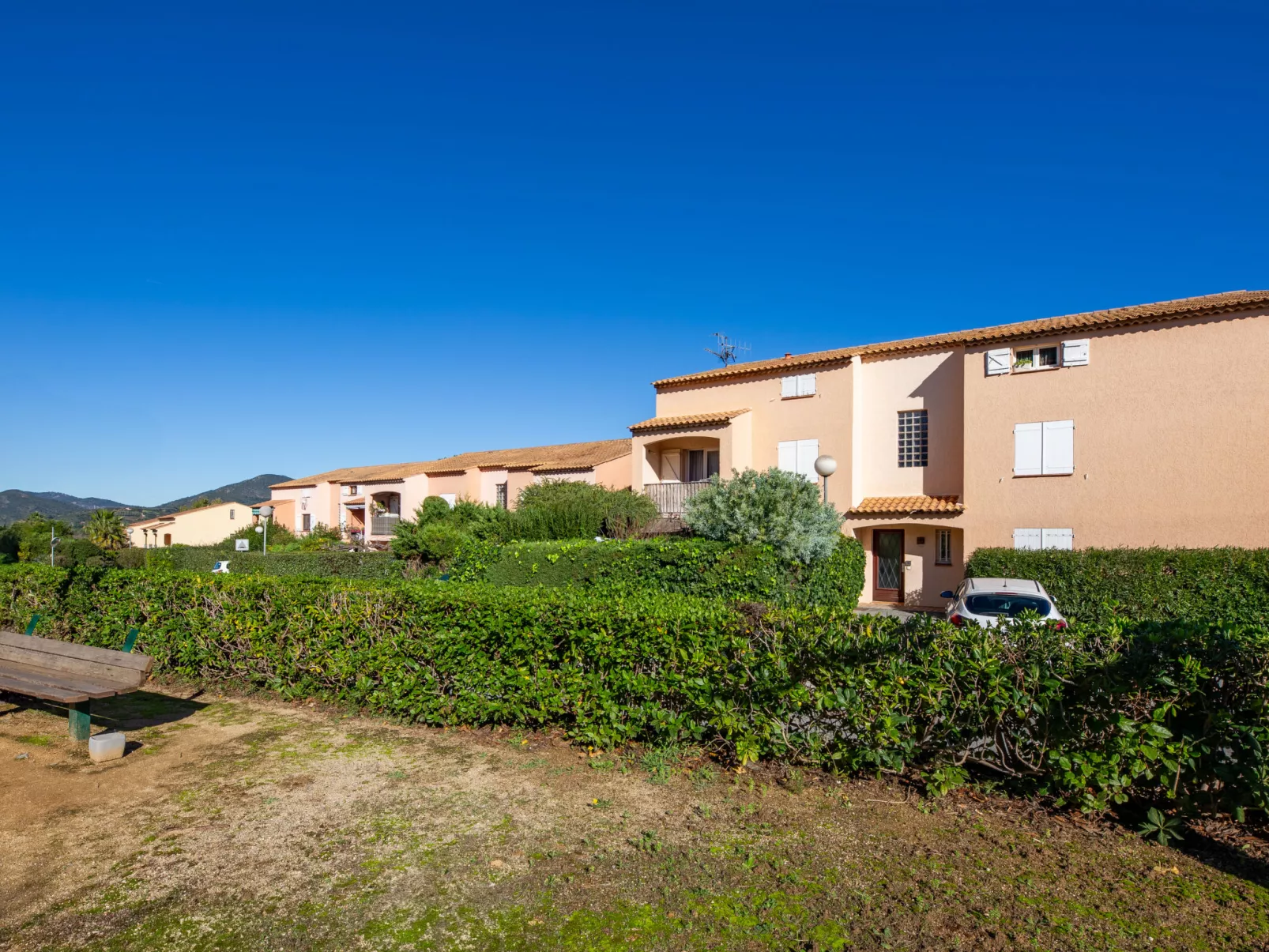 Lou Paradou - Buiten