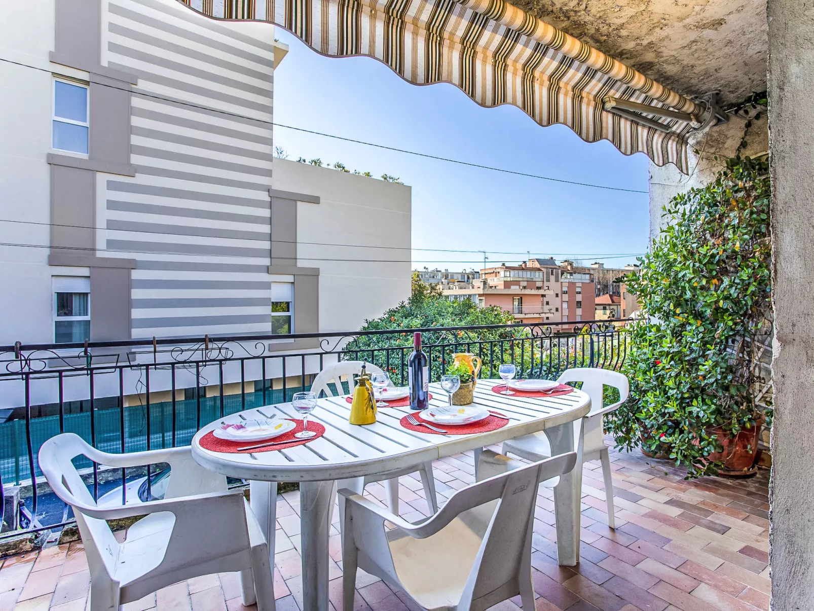 Maison Valensole - Buiten