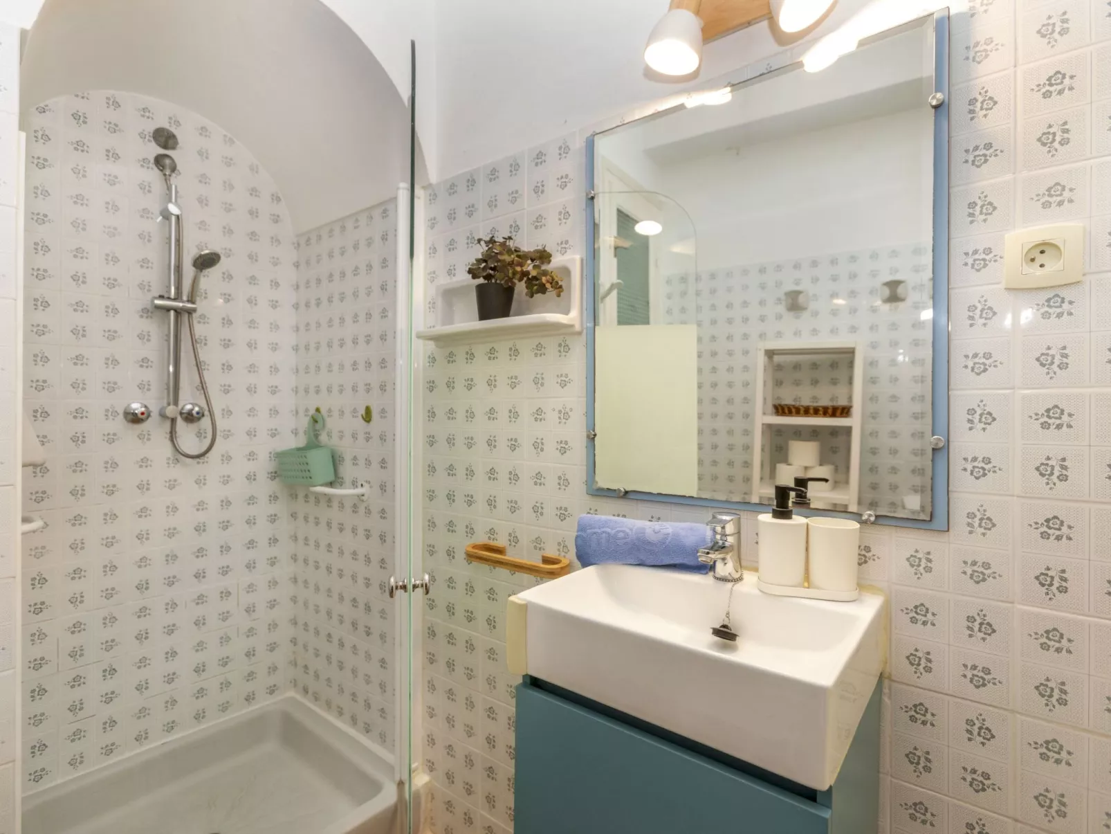 Urban Plaza Palafrugell - Binnen