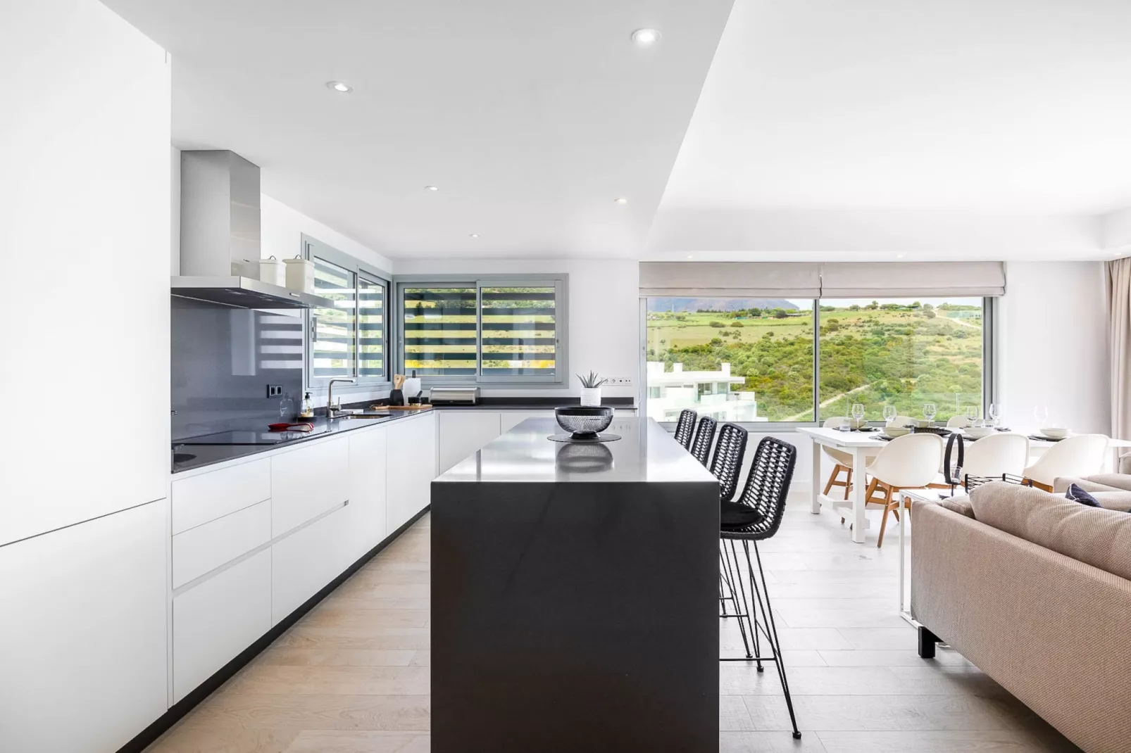 Stylish 3-Bed Apartment | Alcazaba Lagoon 1514 - Keuken