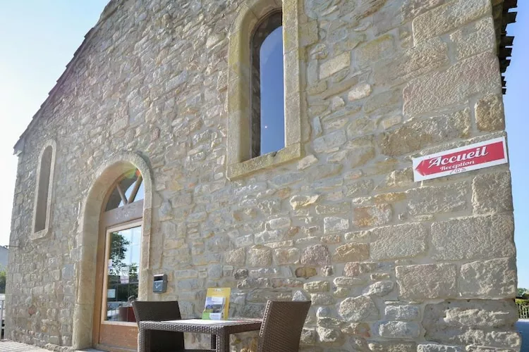 Résidence du Château de Jouarres - Azille // Apt 3 P 6 pers - Buitenkant zomer