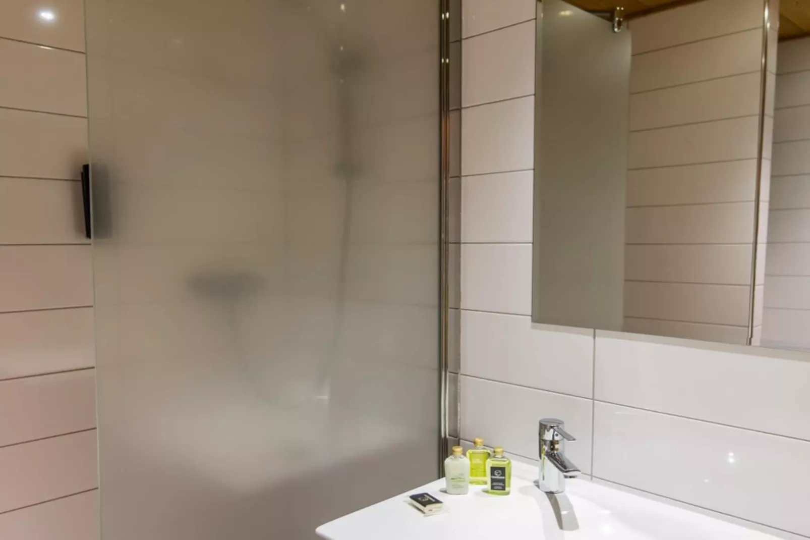 Le Cristal Lodge-R3TS - Badkamer