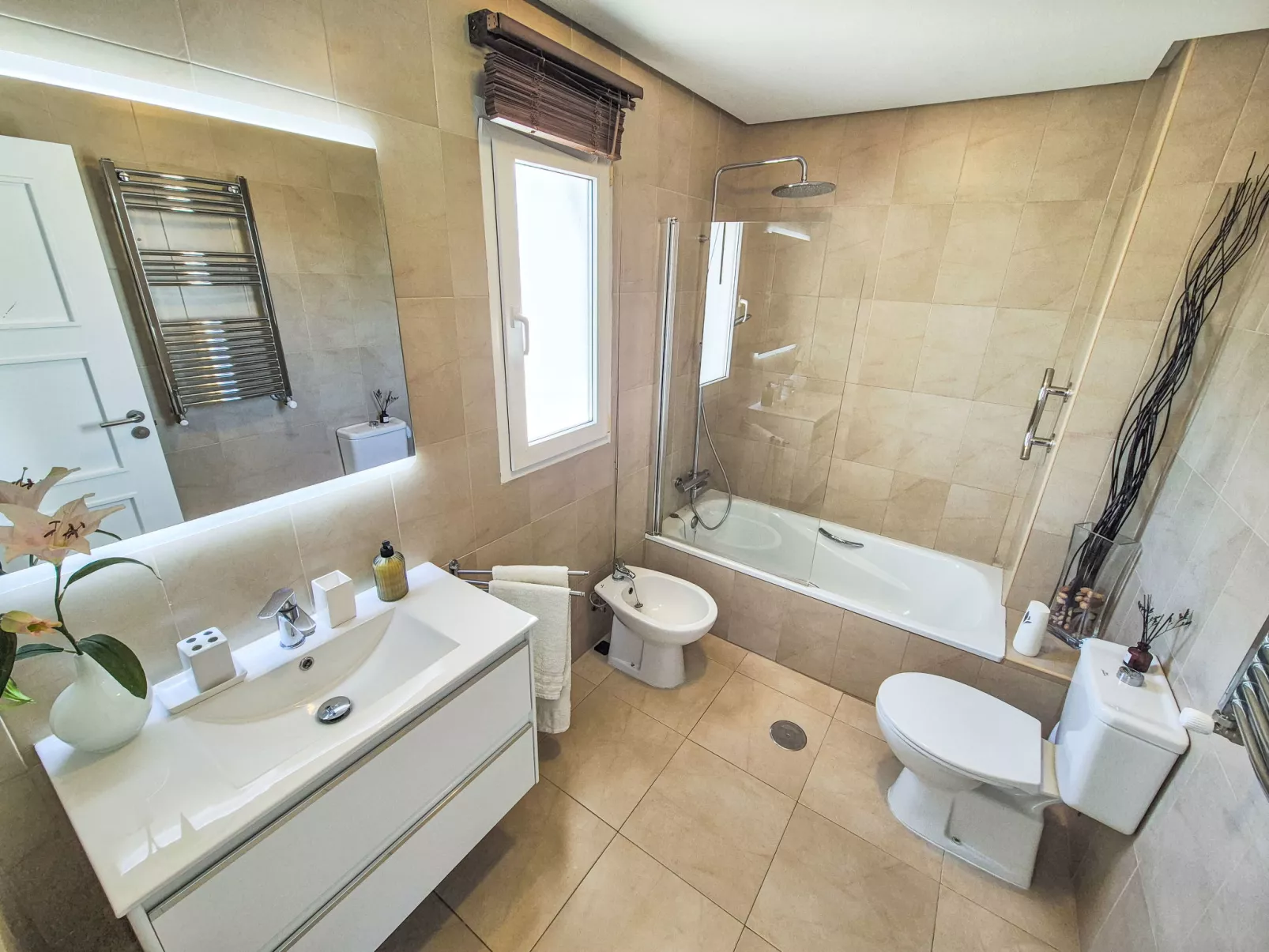 "Casa La Torre" mit Wallbox - Binnen