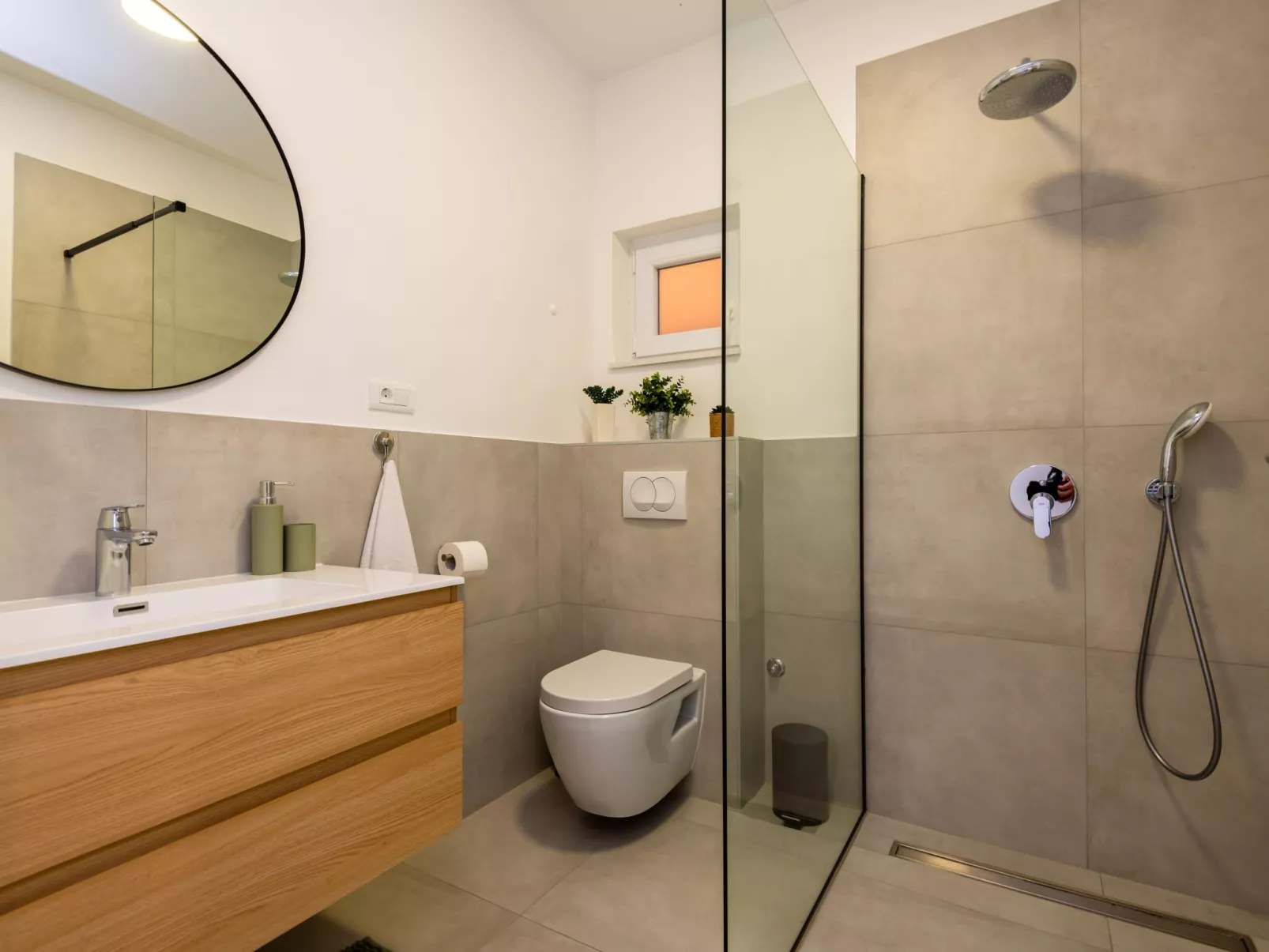 Für 3 Personen und 1 Kind in Sibenik, Dalmatien - Image-tags.info