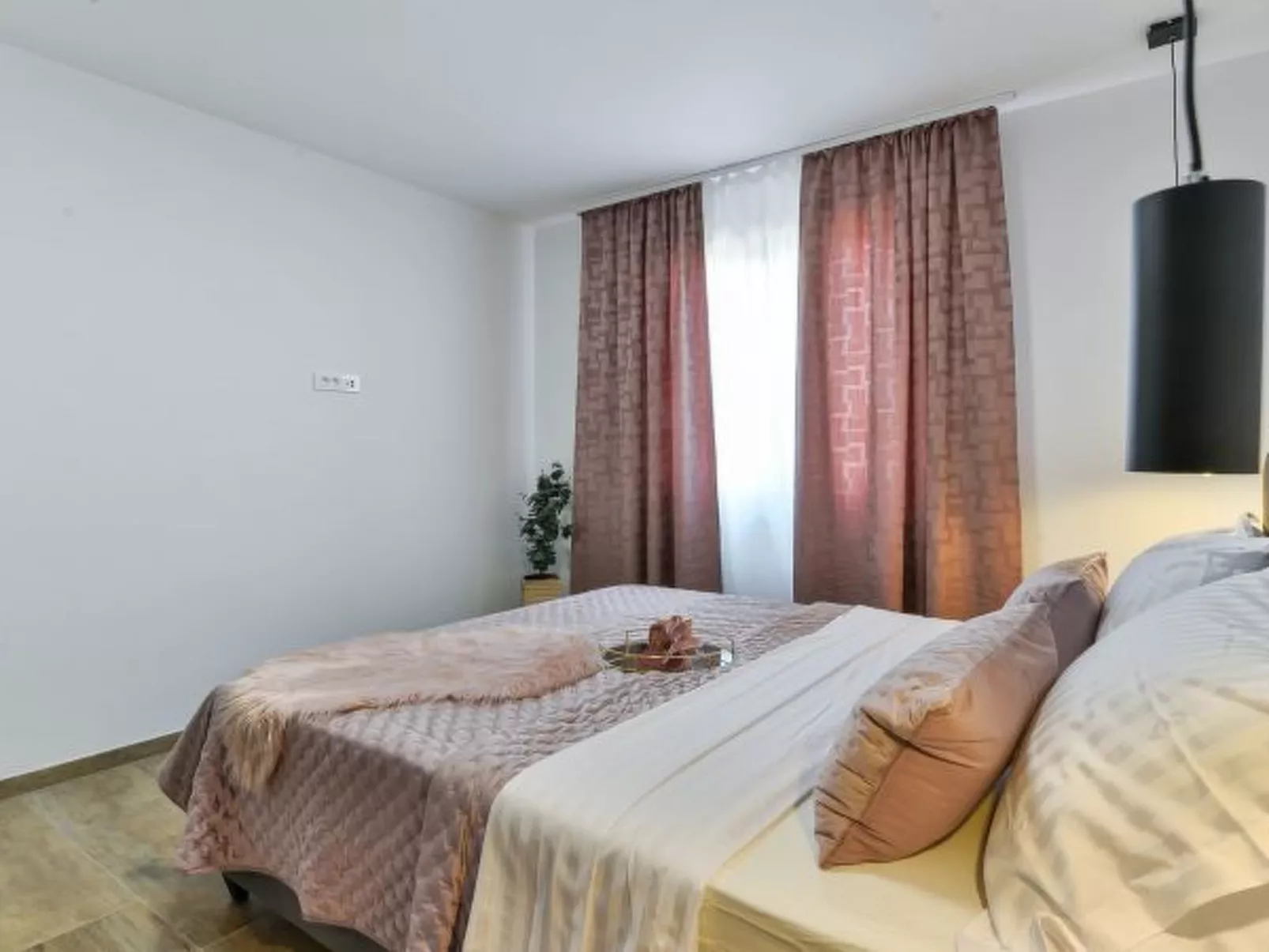 Villa Zariva with pool and panoramic mountain and - Image-tags.info