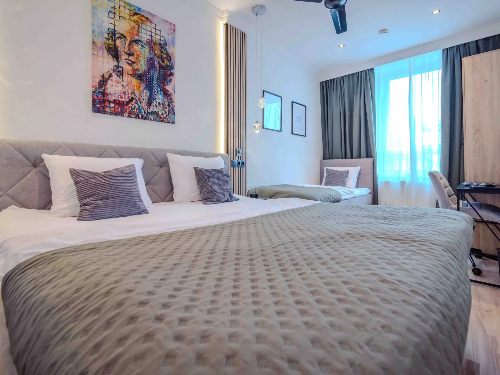 Schiller Apartment im Zentrum von Hof. Küche, Parkplatz, 250MBit Wlan - Binnen