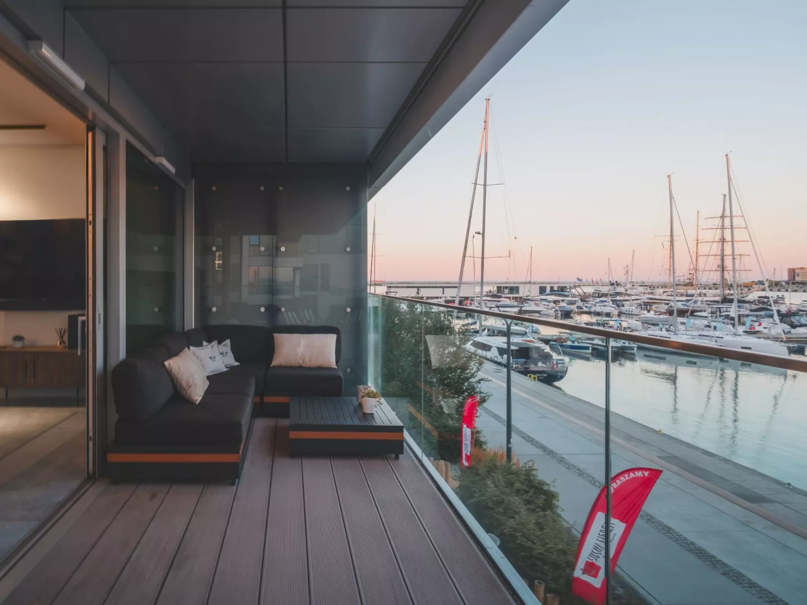 Yacht Park Apartment mit Panoramablick auf den Yachthafen in Gdynia, POLEN - Image-tags.info