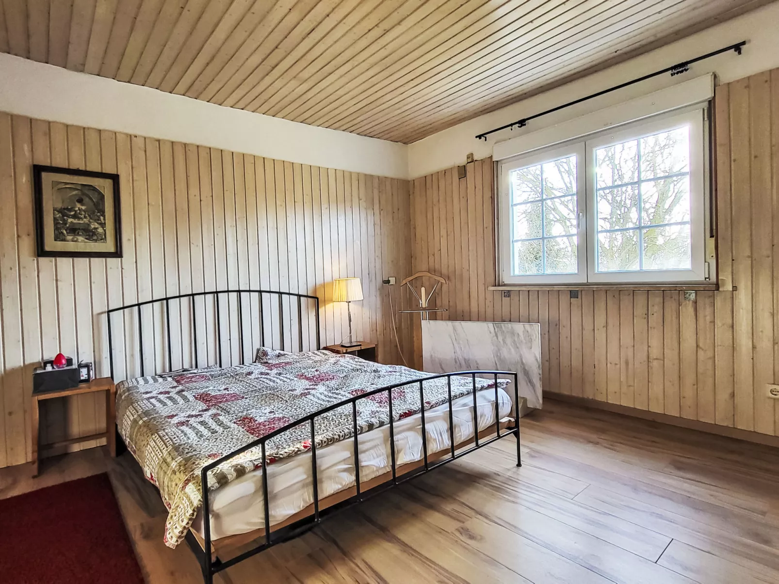 Mit großem eingezäunten Garten - Binnen