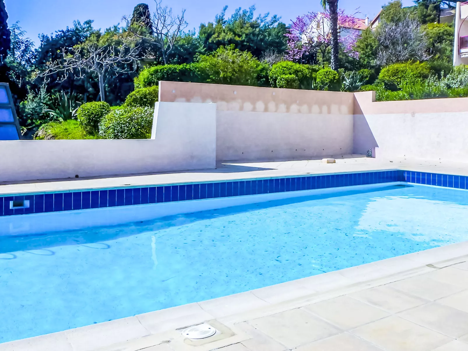 Les Mandariniers - Buiten