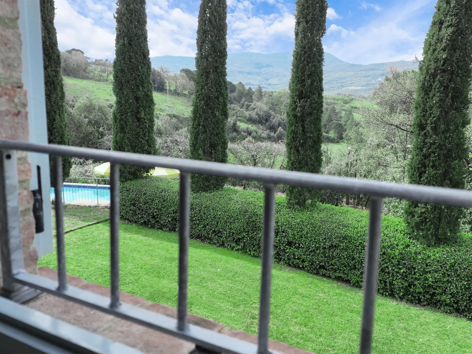 In Montecastelli Pisano mit beheiztem Whirlpool - Buiten