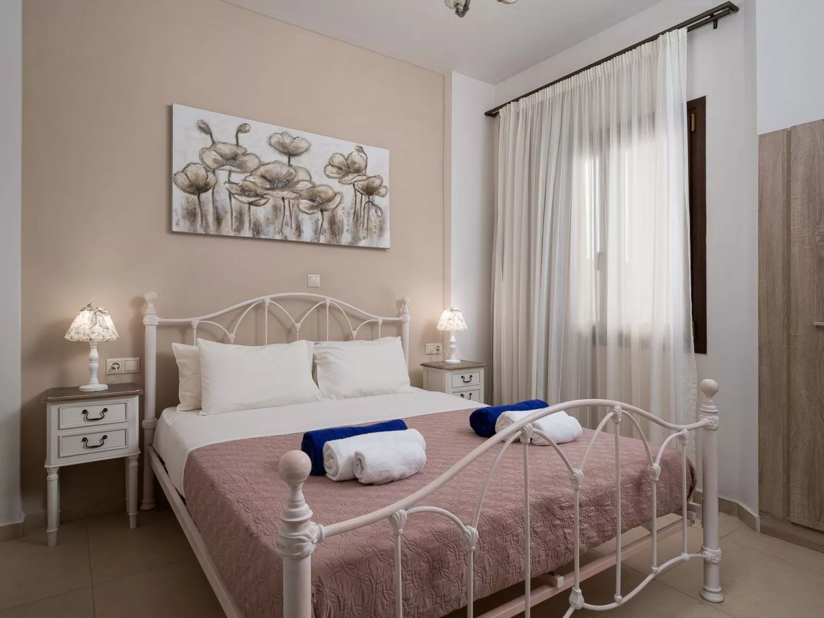 Orelia Cretan - Binnen