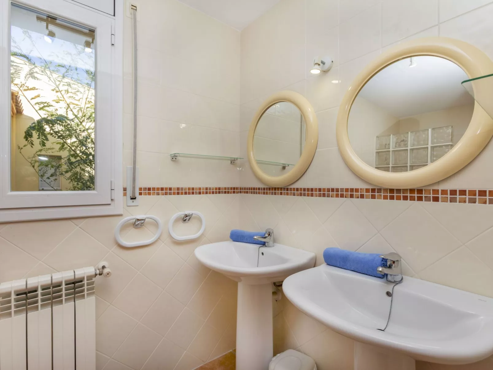 Urb Las Tres Calas - Binnen