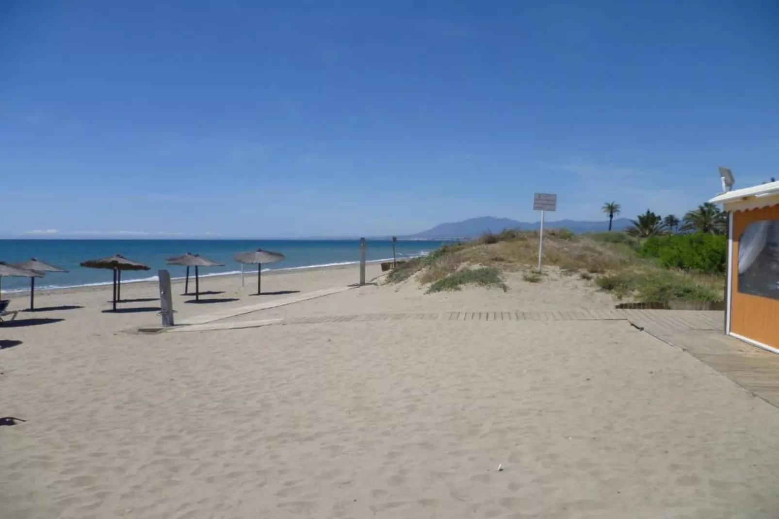 Apartment only 80 Meters from the Beach - Gebieden zomer 1km