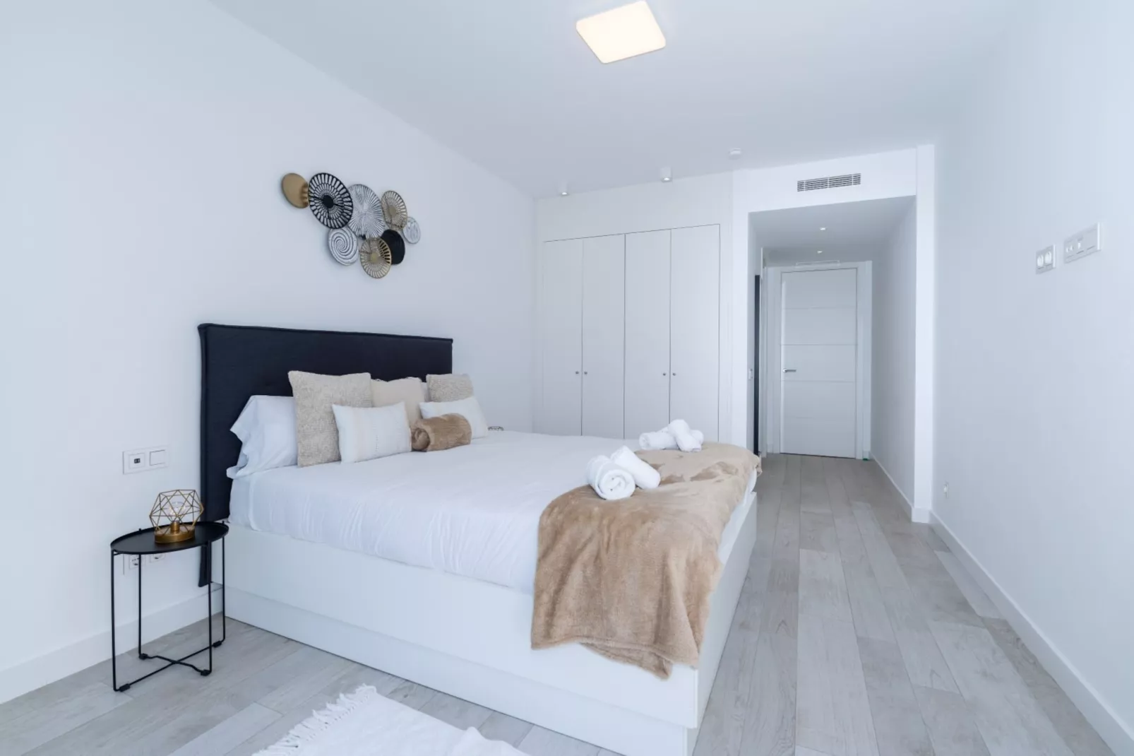 Elegant 2-Bed Apartment | Alcazaba Lagoon (1604) - Slaapkamer