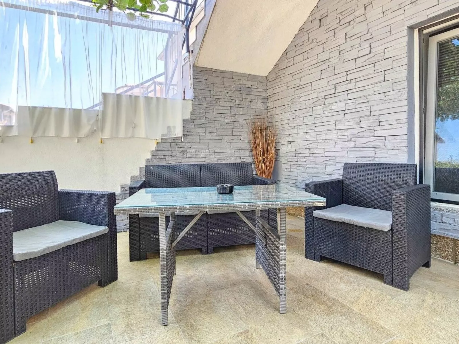 "Pintar 2" direkt am Strand - Binnen