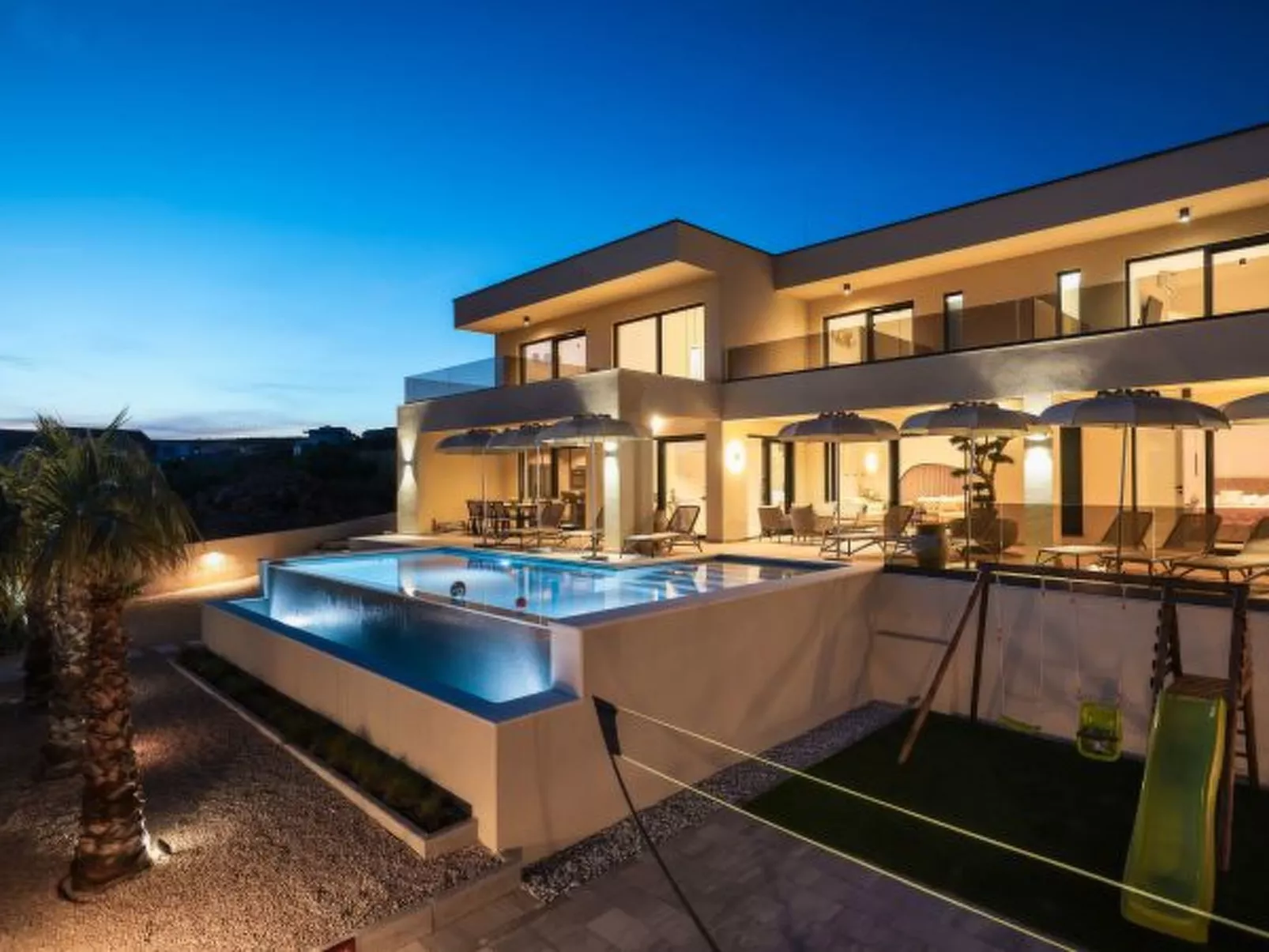 Villa Novue with pool - Image-tags.info