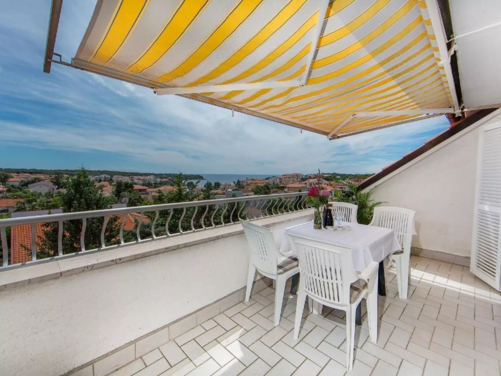 Wohnung in Pjescana Uvala mit Großer Terrasse - Image-tags.info