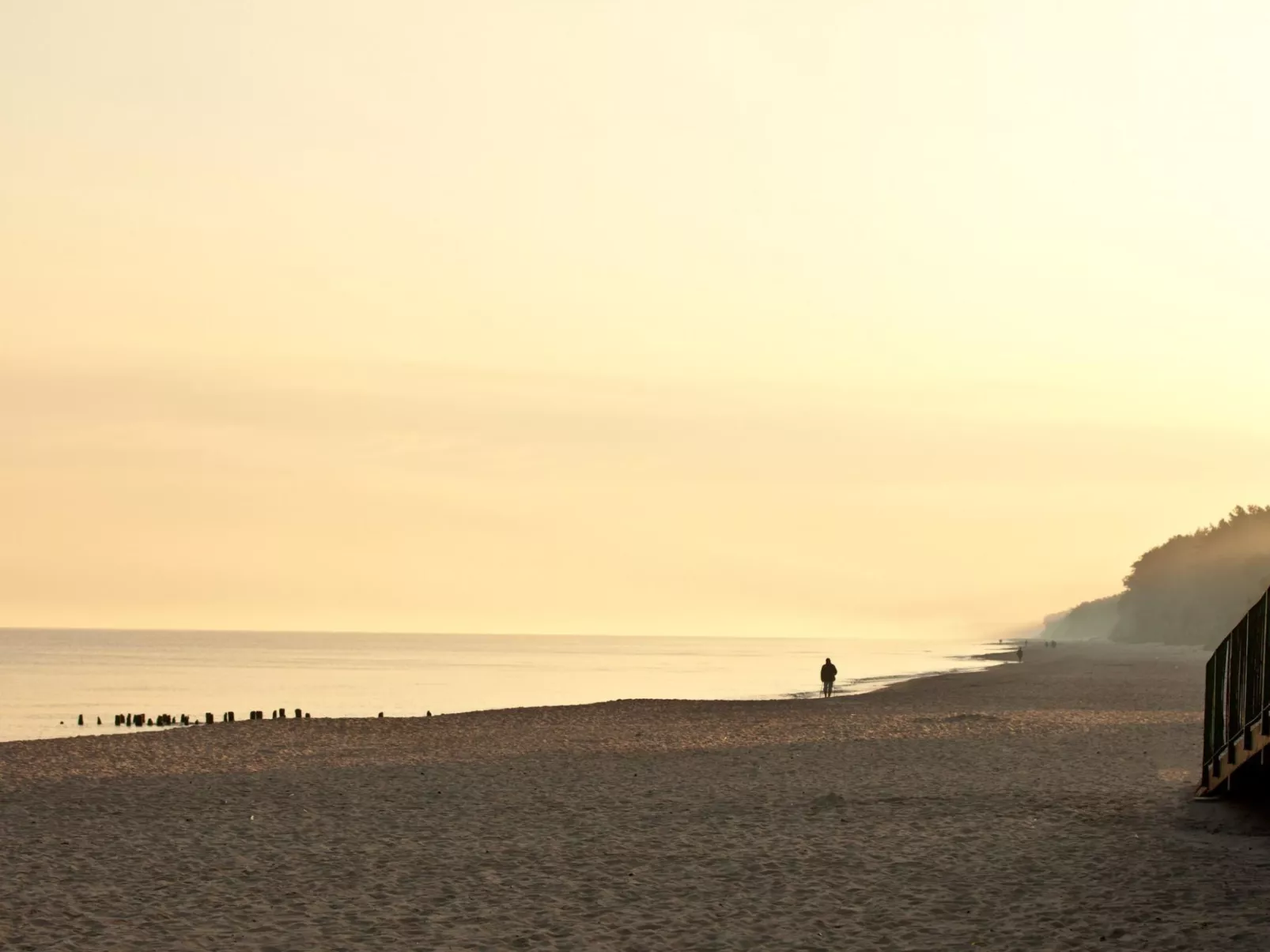 Wohnung mit Panoramaverglasung und Meerblick - Buiten