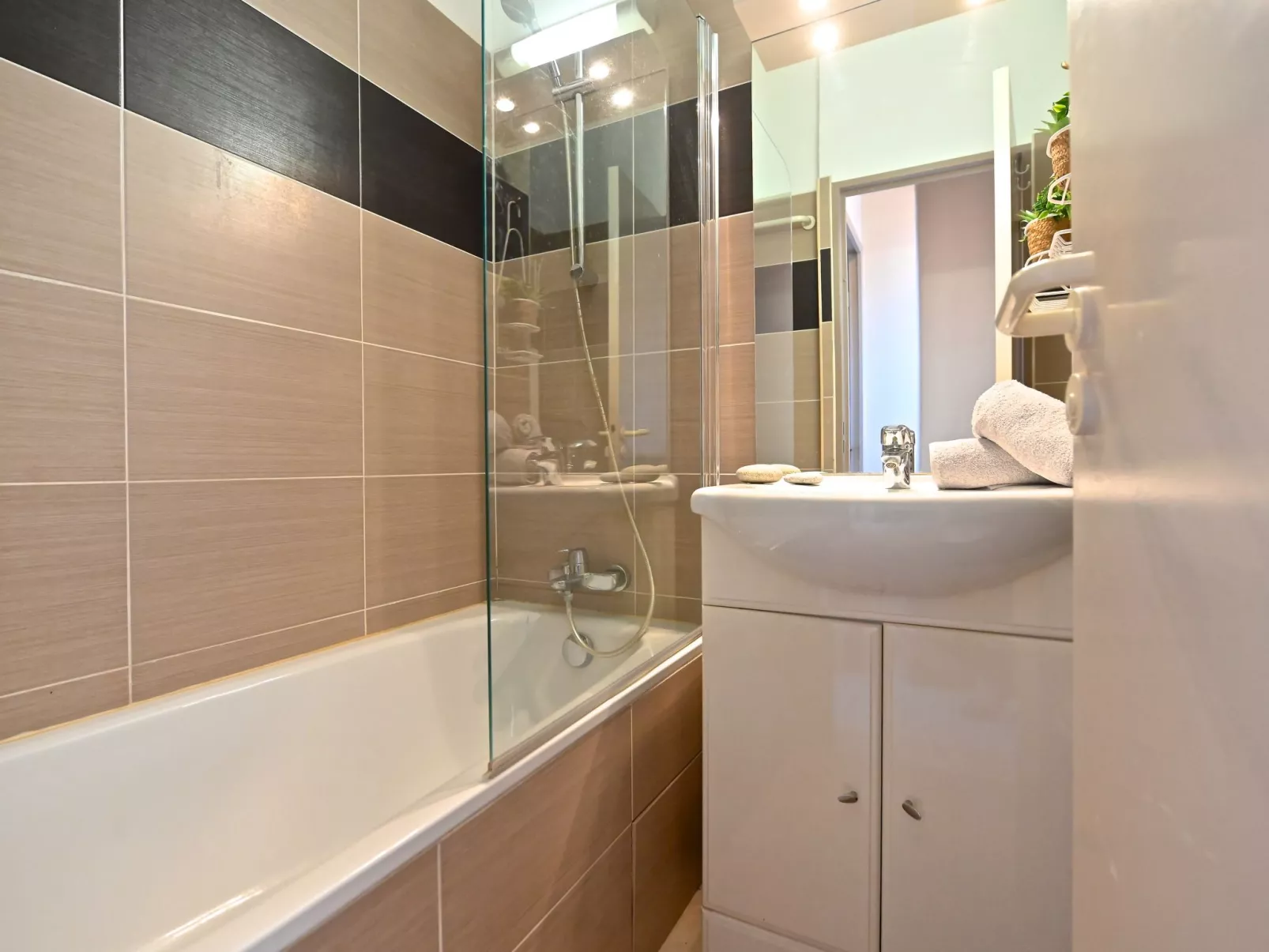 Village Cap Estérel - Le Belvédère - Binnen