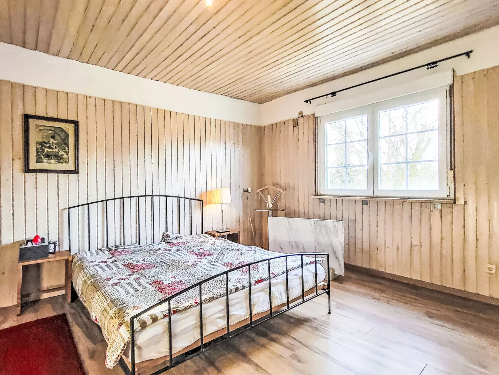 Mit großem eingezäunten Garten - Binnen