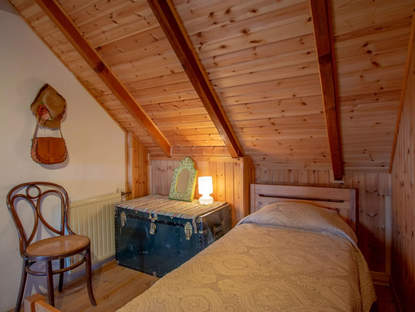 Anwesen mit Garten, Grill und Terrasse - Image-tags.info