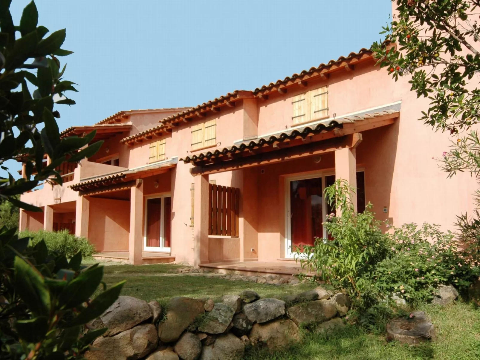 Unterkunft mit AC, Gemeinschaftspool, Nähe zum Meer - Buiten