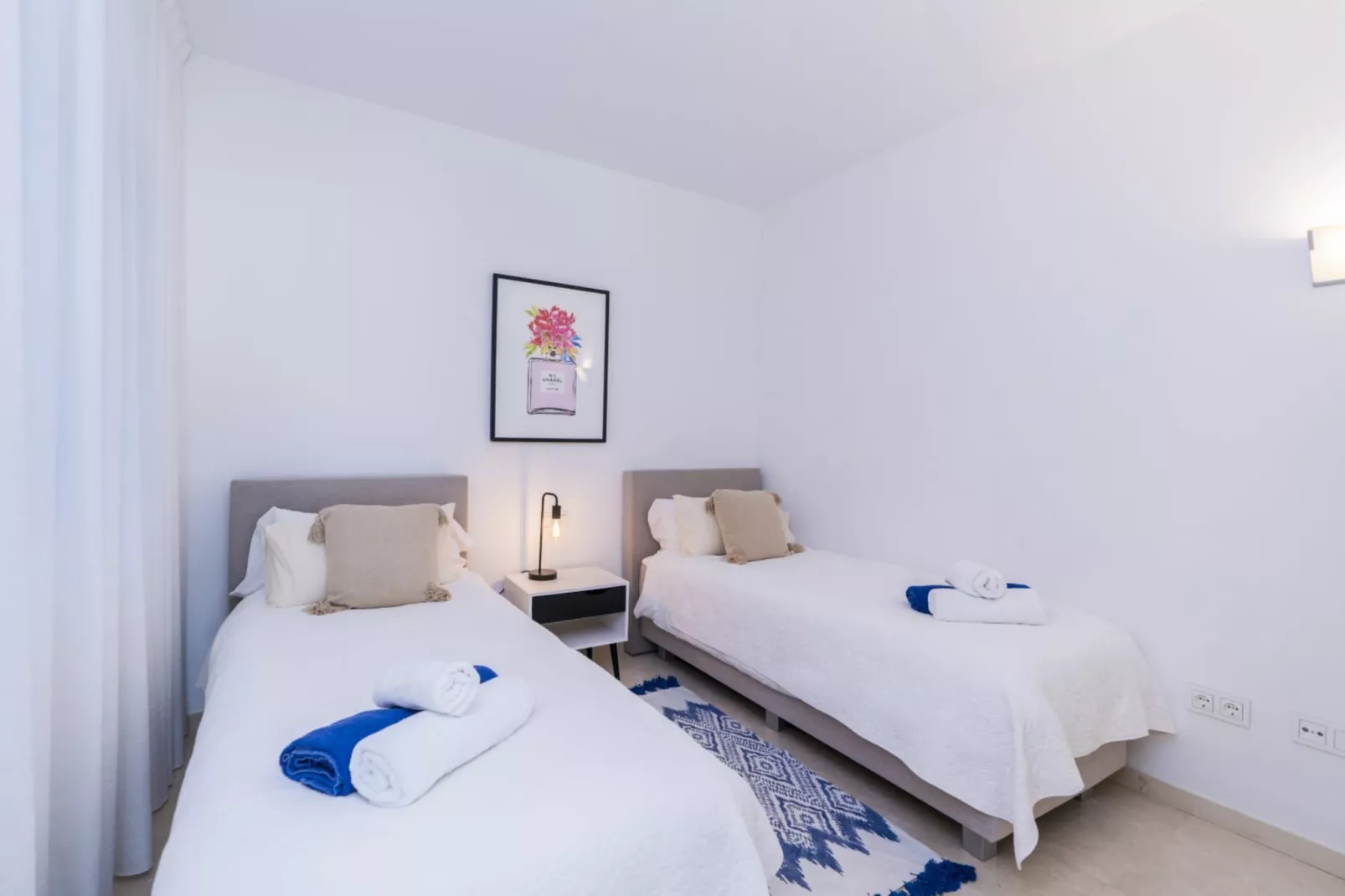 Stylish 2-Bed Apartment | Alcazaba Lagoon (303) - Slaapkamer