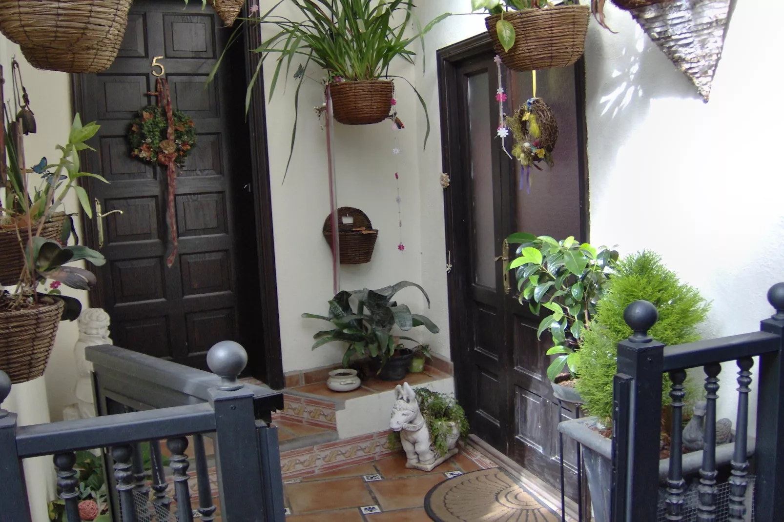 Apartamentos Monasterio de San Antonio 3 - Buitenkant zomer