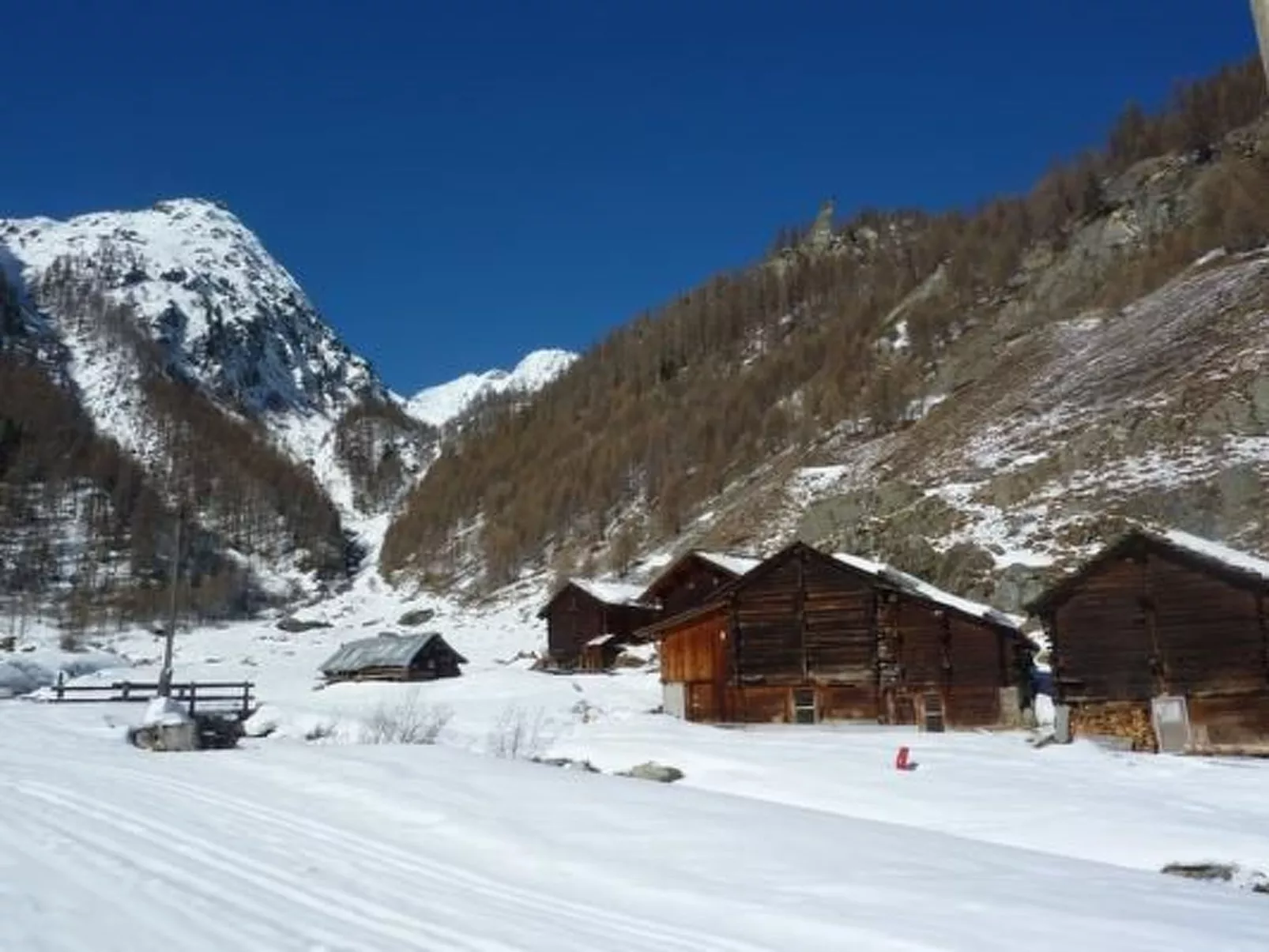 Chalet Le Murmure du Torrent - Buiten