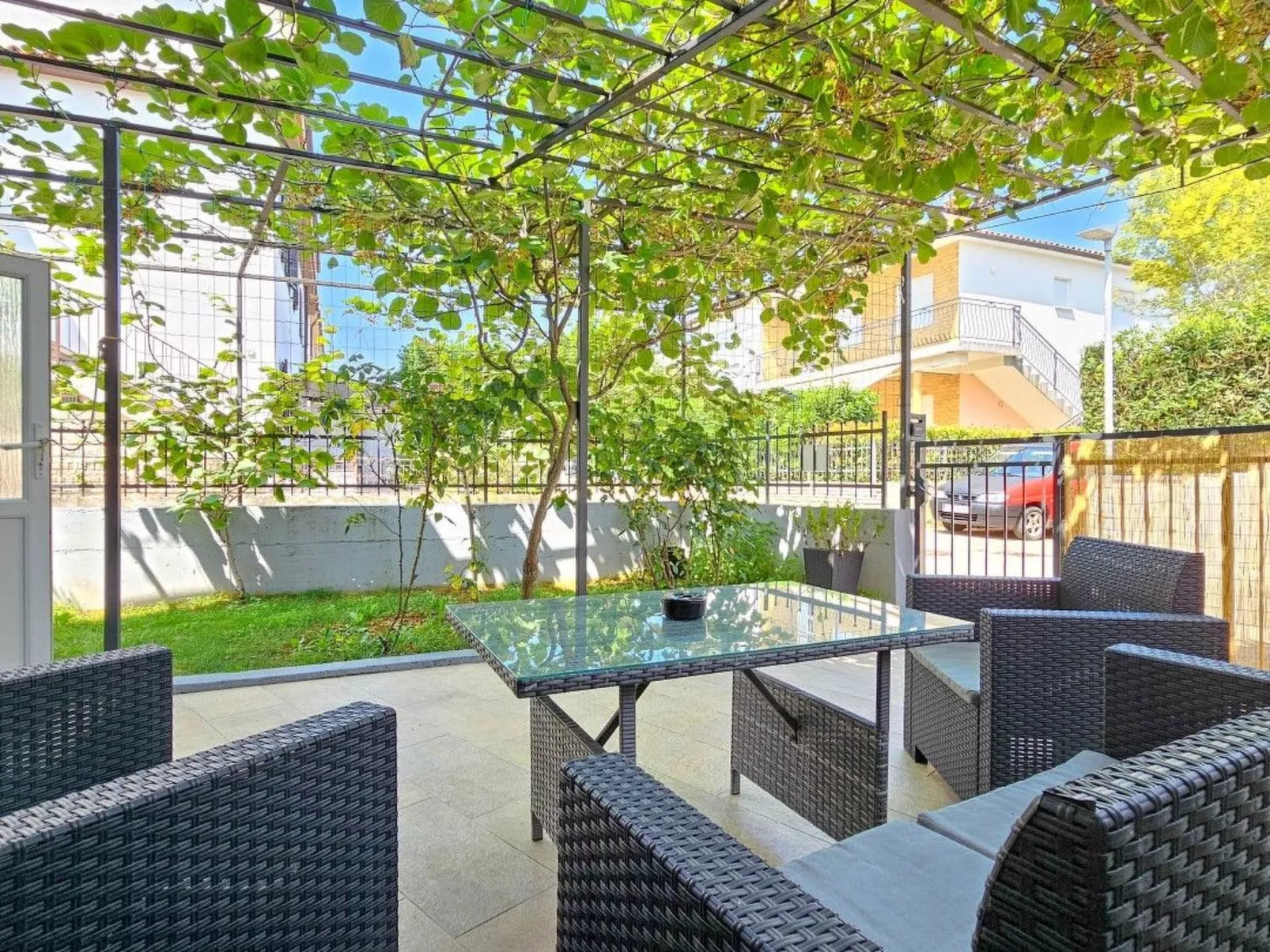 "Pintar 2" direkt am Strand - Buiten