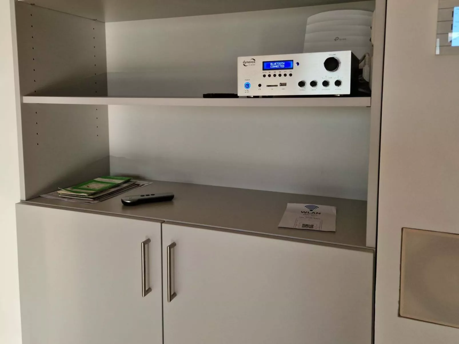 Tinyhaus Adam - Binnen