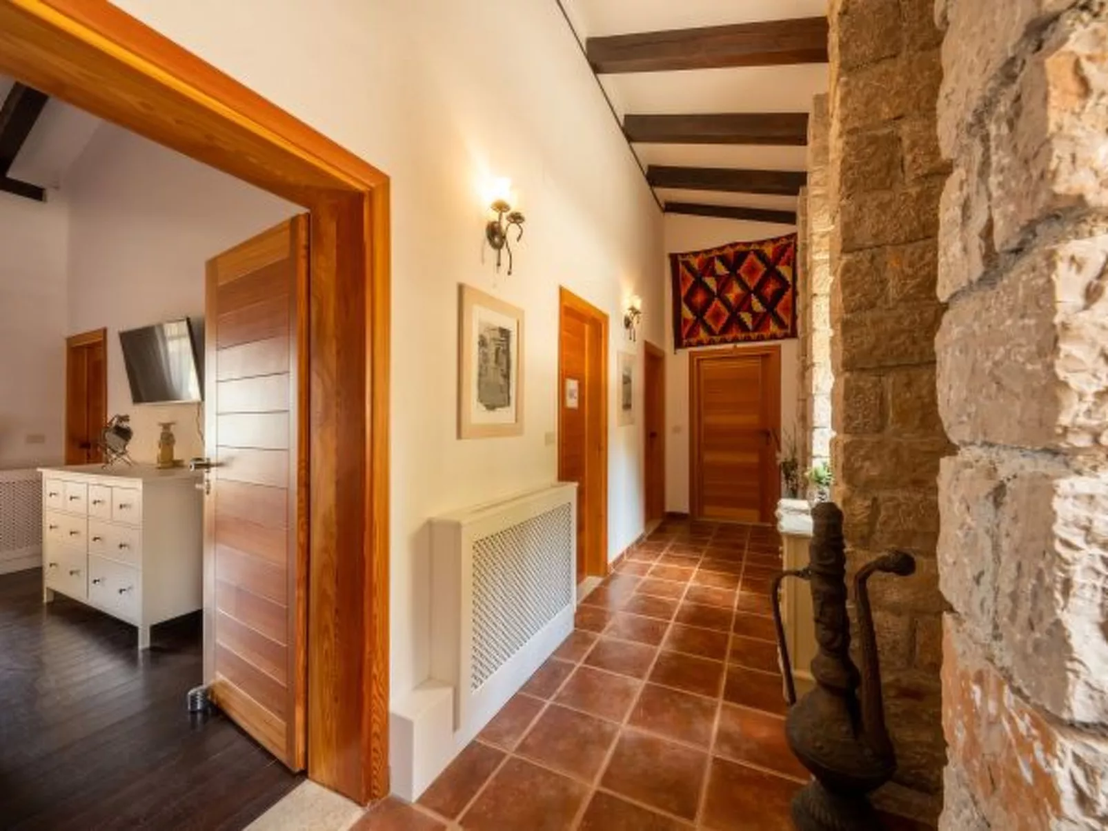 Villa Barotul with pool - Image-tags.info