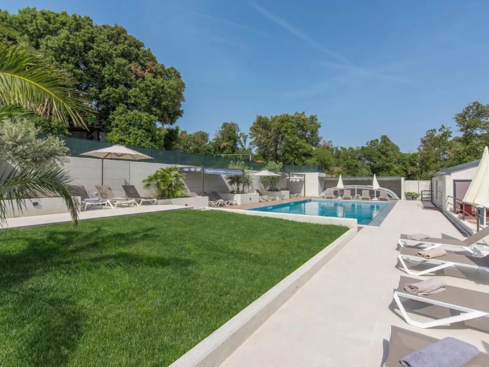 Wohnung mit gemeinschaftlichem Pool und Grill - Image-tags.info