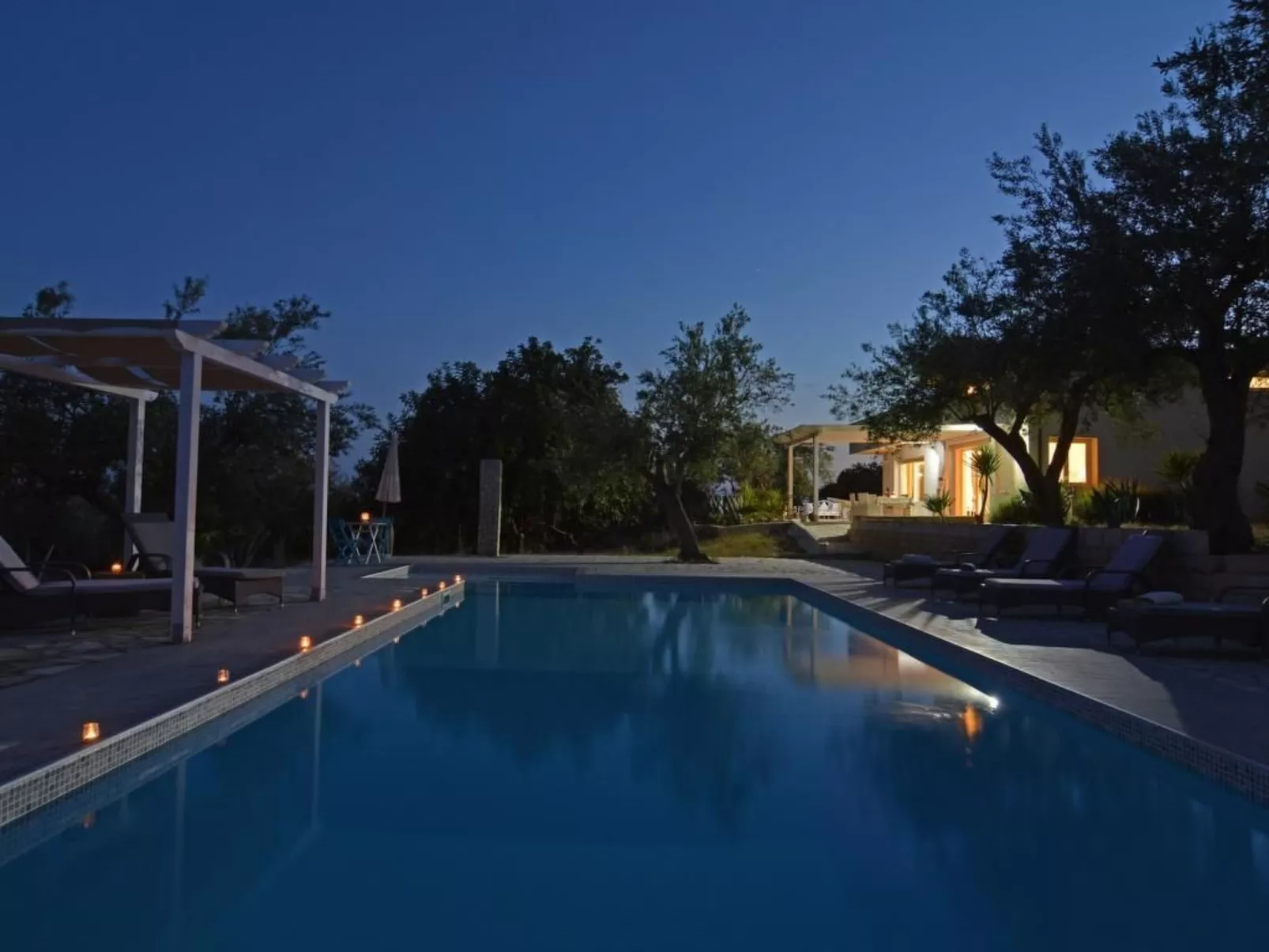 Moderne Ferienvilla bei Noto mit Meerblick und privatem Pool - Buiten