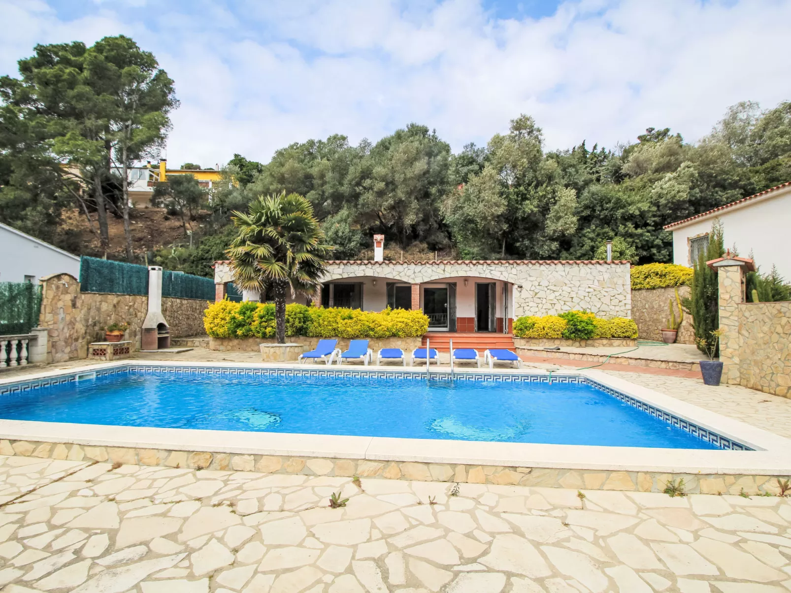 Roca Mas Mato - Buiten