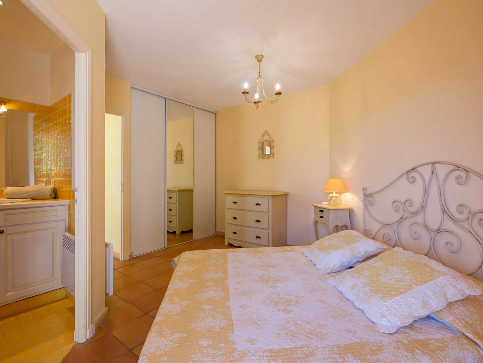 La Figuière - Binnen